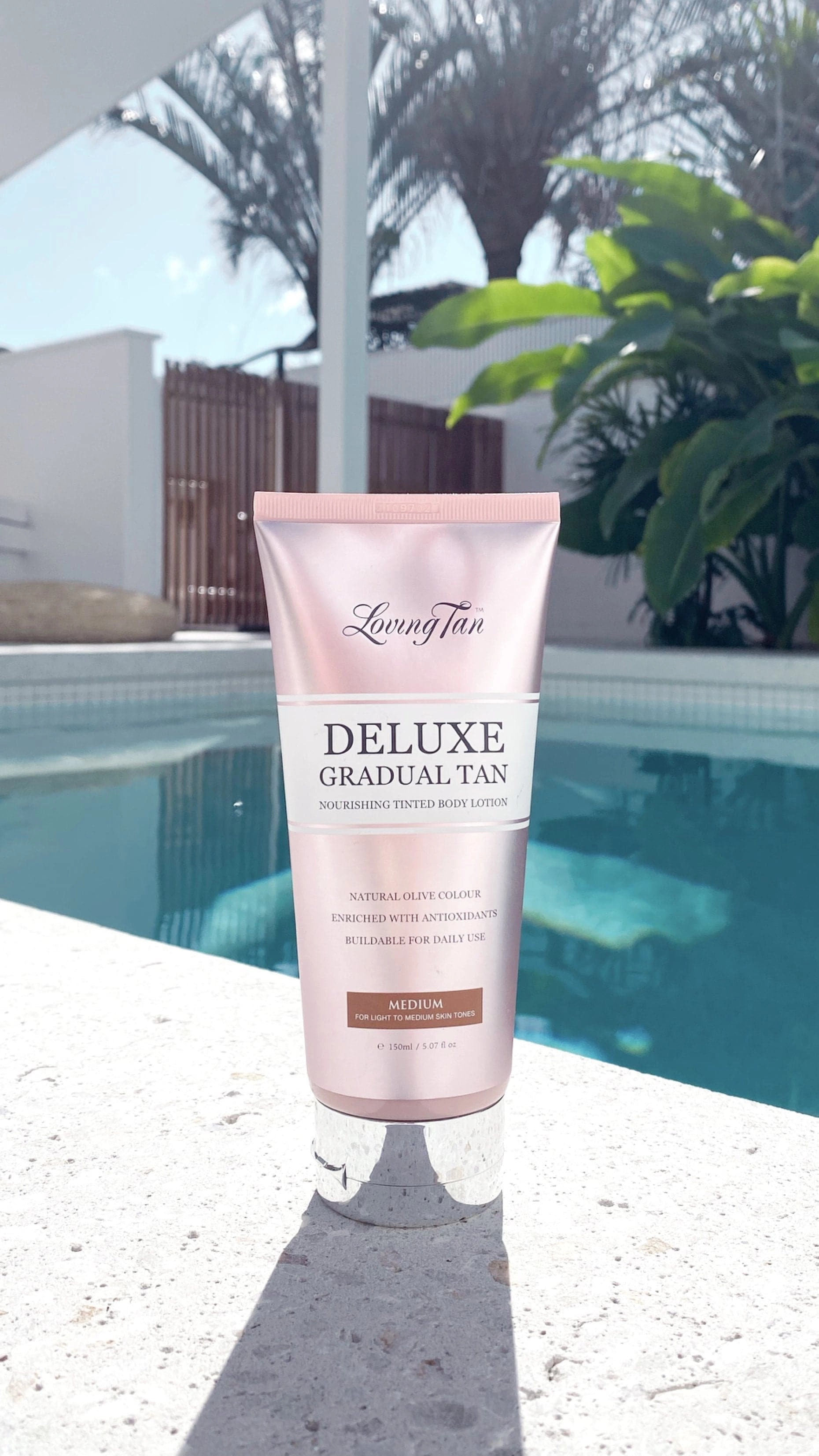 Loving Tan Deluxe Gradual Tan - Medium