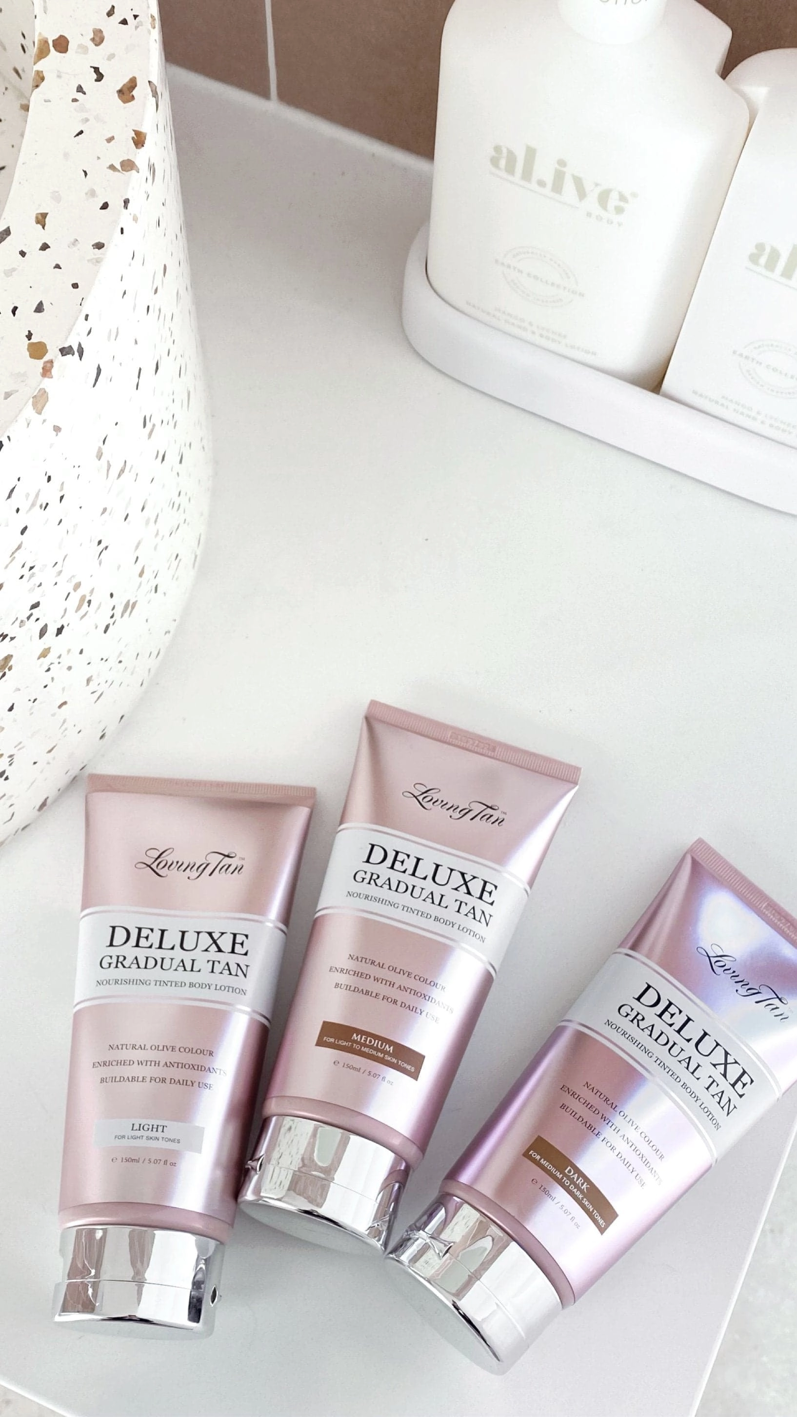 Loving Tan Deluxe Gradual Tan - Medium