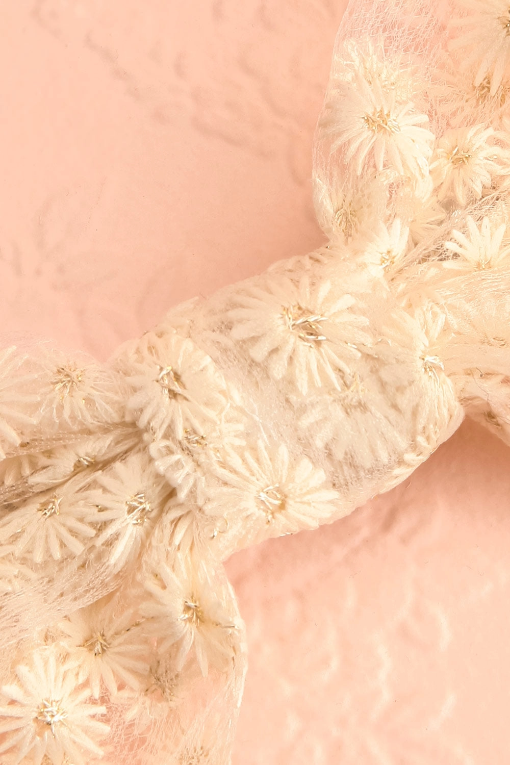 Paourat | Oversized Daisy Bow Hair Clip