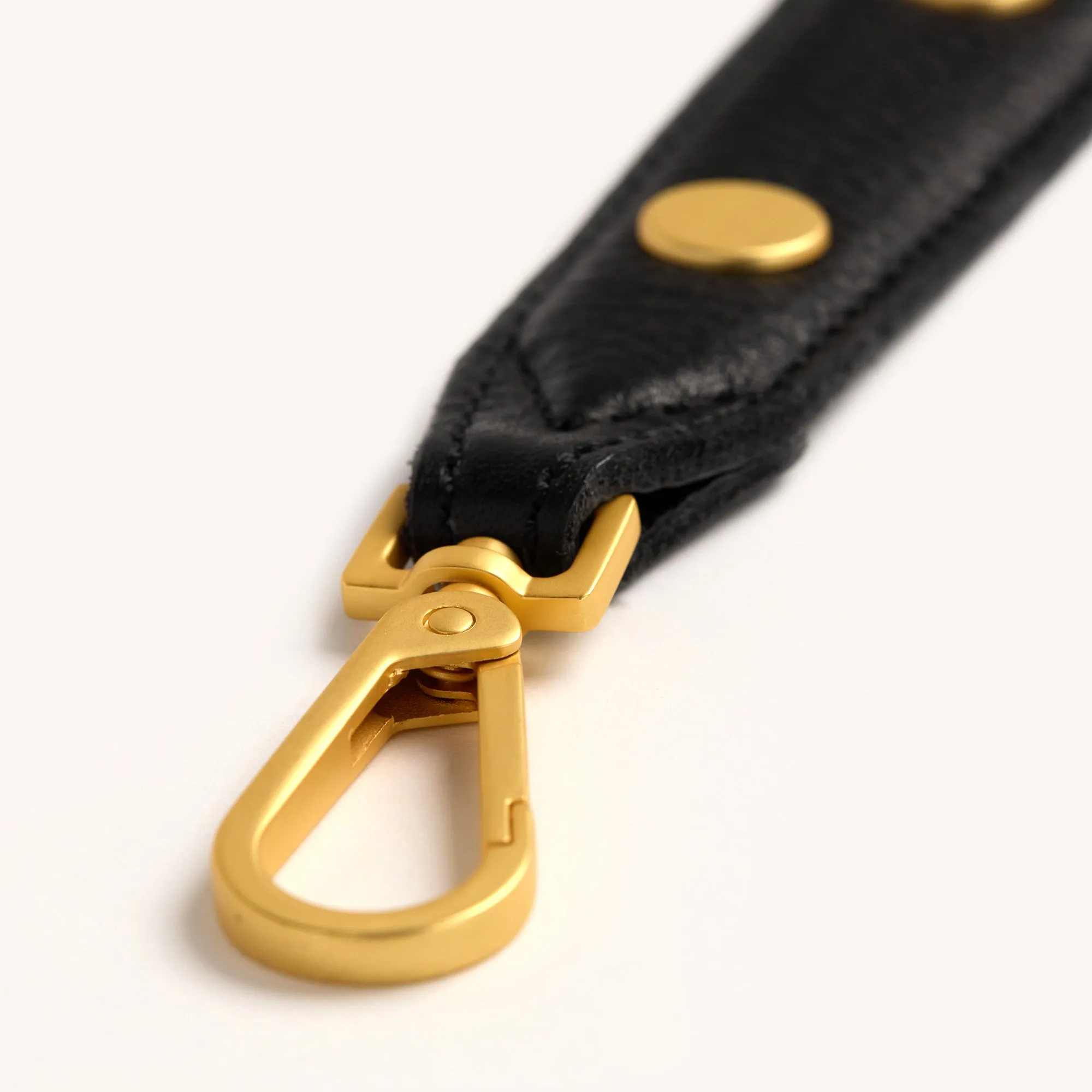 Riveted Shoulder Strap | Black Pebbled/Brushed Gold