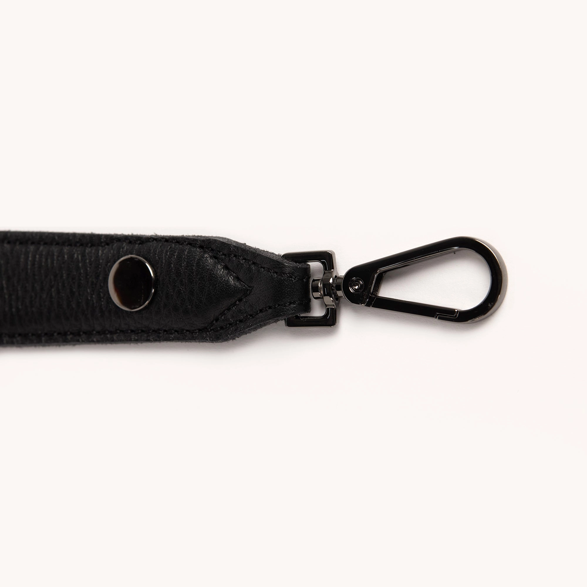 Riveted Shoulder Strap | Black/Gunmetal