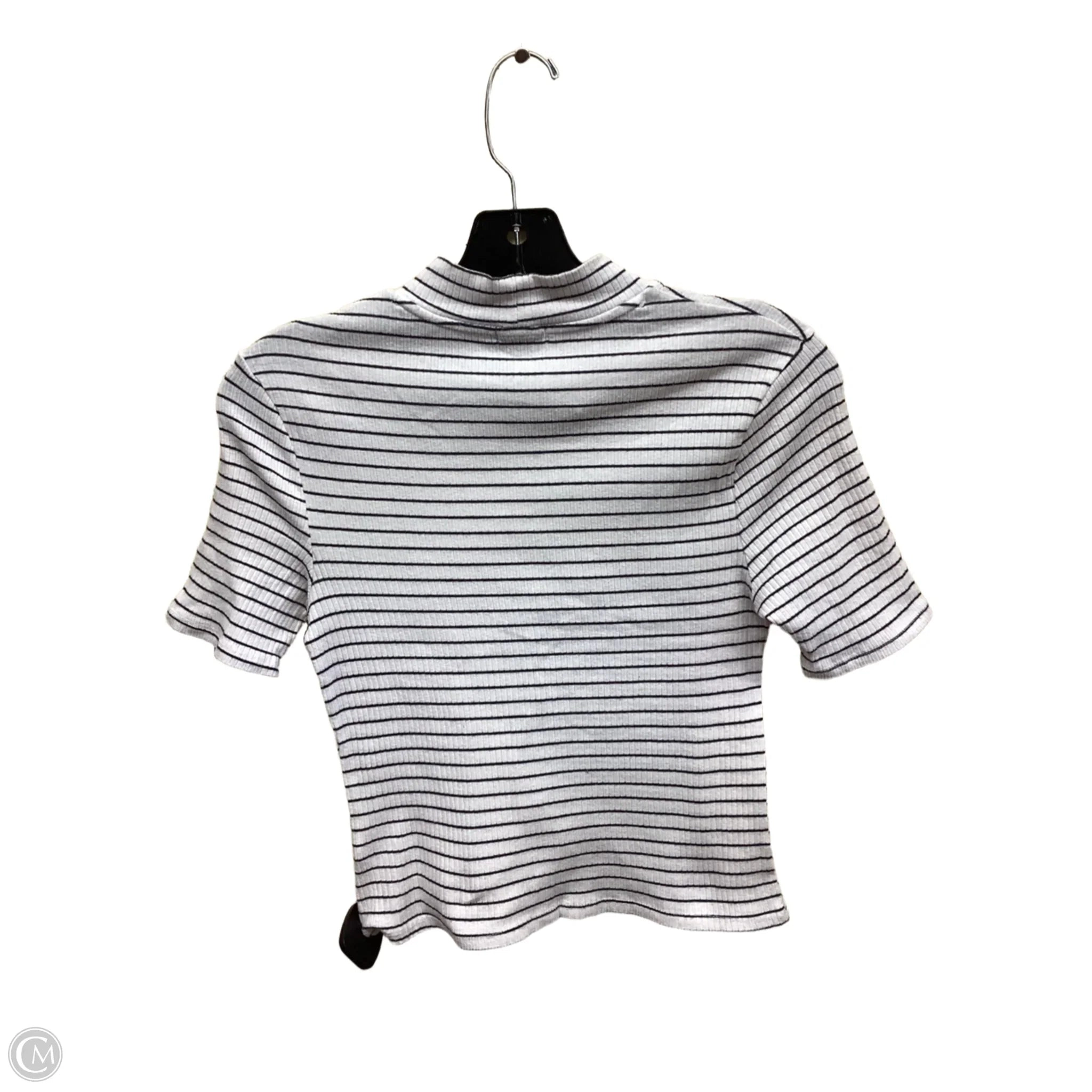 Top Short Sleeve By Wild Fable In Striped Pattern, Size: M